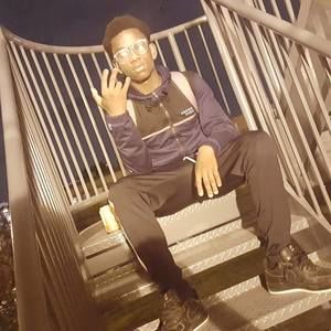 Meet your Posher, Emmanuel